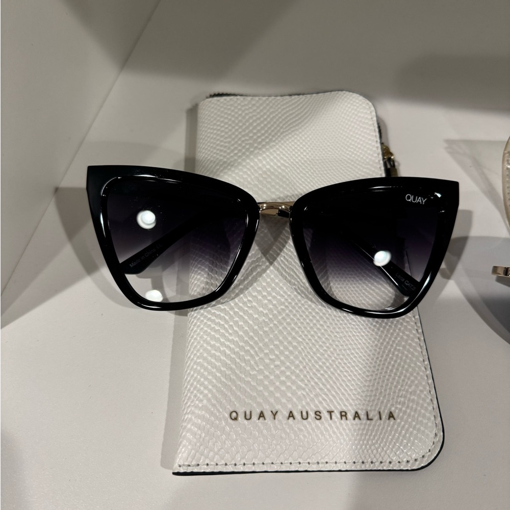 NWOT Quay Australia Black Cat-Eye Sunglasses “Reina”